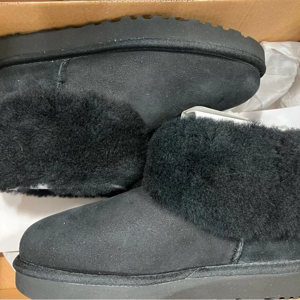 Women's Black Shearling Slip-On Shoes - Picture 1 of 5